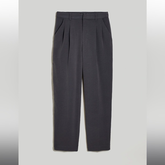 Madewell Tall Pleated Tapered Leg Pants in Easygoing Crepe Thunder Cloud - Picture 4 of 10